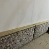 دو عدد پشتی گل برجسته در حد نو