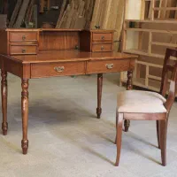 میز تحریر آرتور