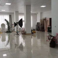 سالن تجاری 300 mبا سقف بلندm4 اجاره یا شراکت|اجارهٔ دفتر کار، اتاق اداری، مطب|سنندج, |دیوار