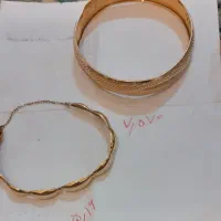 یک عدد نیم تک ویک عدد دست بند