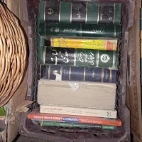 تعدادی کتاب نفیس