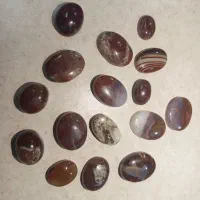 نگین های تراش خورده در نجف و عقیق