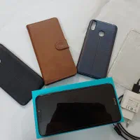 honor 8c در حد آک به همراه جانبی و شارژر