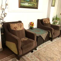 مبل ۷ نفره و میز وسط شیشه ای و چوبی mdf|مبلمان خانگی و میز عسلی|قائم‌شهر, |دیوار