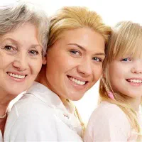 نیازمند به مدل مادربزرگ و دختر و نوه