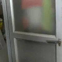 درب آلمینیومی همراه چهار چوب