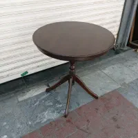 میز گرد غذا خوری ۲ نفره تمام چوب تمیز و نو