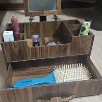 استند چوبی لوازم آرایشی و زیور آلات در حدنو