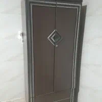 کمد‌ قهوه ایی در حد