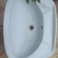 یک عدد سنگ روشویی درحد نو و سالم