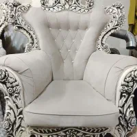 مبل سلطنتی و راحتی در حد نو