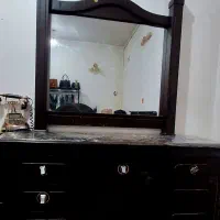 میز آرایش ،با آیینه جنس عالی