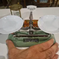ترازو زرگری قدیمی سنگ برنجی وزنه طلا انتیک کفه ای|کلکسیون اشیاء عتیقه|تهران, پاسداران|دیوار