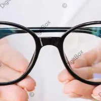 عینک طبی پیدا شده