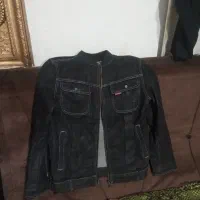 کاپشن لی|لباس|طرقبه, |دیوار