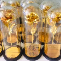 کادو گل و کارت طلایی