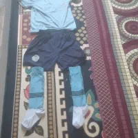 لباس فوتبالی معاوضه با دستکش بوکسم دارم