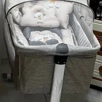 تخت کنار مادر زویه