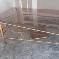 تعدادی وسایل در حد و کارکرده به فروش می‌رسد