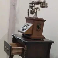 تلفن رومیزی چوبی کلاسیک بهمراه میز ایستاده کشو دار