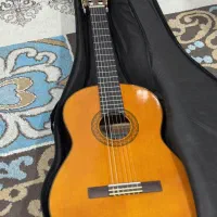 گیتار یاماها c70