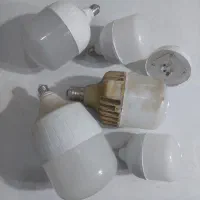 تعمیر و مونتاژ انواع لامپ و پروژکتور
