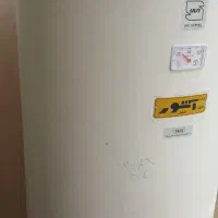 آبگرمکن ایستاده ۲۰۰ لیتری کاملا سالم