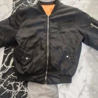 کاپشن|لباس|تایباد, |دیوار