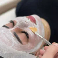 انجام خدمات فیشال و پدیکور با بهترین متریال