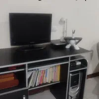 میز کامپیوتر در حد نو ضد خش