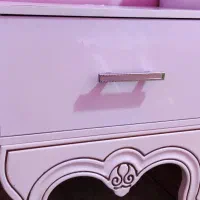 کشو کنار تخت