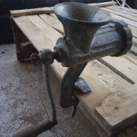 چرخ گوشت دستی قدیمی|خردکن، آسیاب، غذاساز|نیشابور, فضل|دیوار