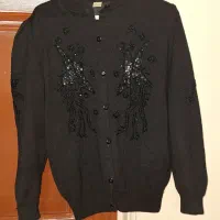 ژاکت مشکی و توری سفید