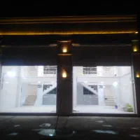 مغازه ۹۳متر ۴۰مترهمکف۴۰متر زیرزمین۱۳متر بالکن