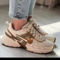 به یک فروشنده خانم برای کفش فروشی نیازمندیم