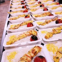 نیروی خانم جهت کاردرتهیه غذاازظرفشور تامنقل کار
