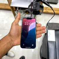 اپل iPhone 13 با حافظهٔ ۱۲۸ گیگابایت