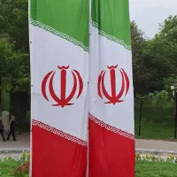 پرچم ایران اهتزاز ایستاده ساتن