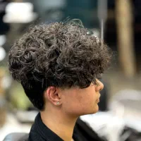 سالن تخصصی کراتینه مو و فر مو اقایان