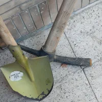 بیل و کلنگ مارک دار