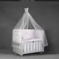 تخت کنار مادر