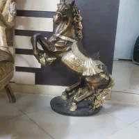 مجسمه اسب