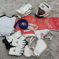 لباس تکواندو همراه وسایل