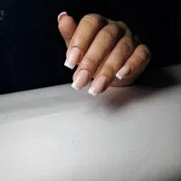 کاشت و ترمیم ناخن