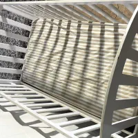 تخت خواب  1متر و 30 سانت در 70 سانت با تشک.