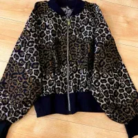 بامبر لیا|لباس|لاهیجان, شیشه گران|دیوار