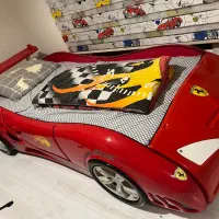 تخت و میز تحریر