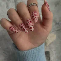 کاشت ناخن۲۹۰ تخفیف ویژه رو از دست ندین