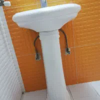 دو عدد روشویی  ایستاده با شیرآلات