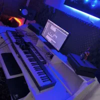 آموزش گیتار ،آواز و خوانندگی تنظیم و میکس و مستر